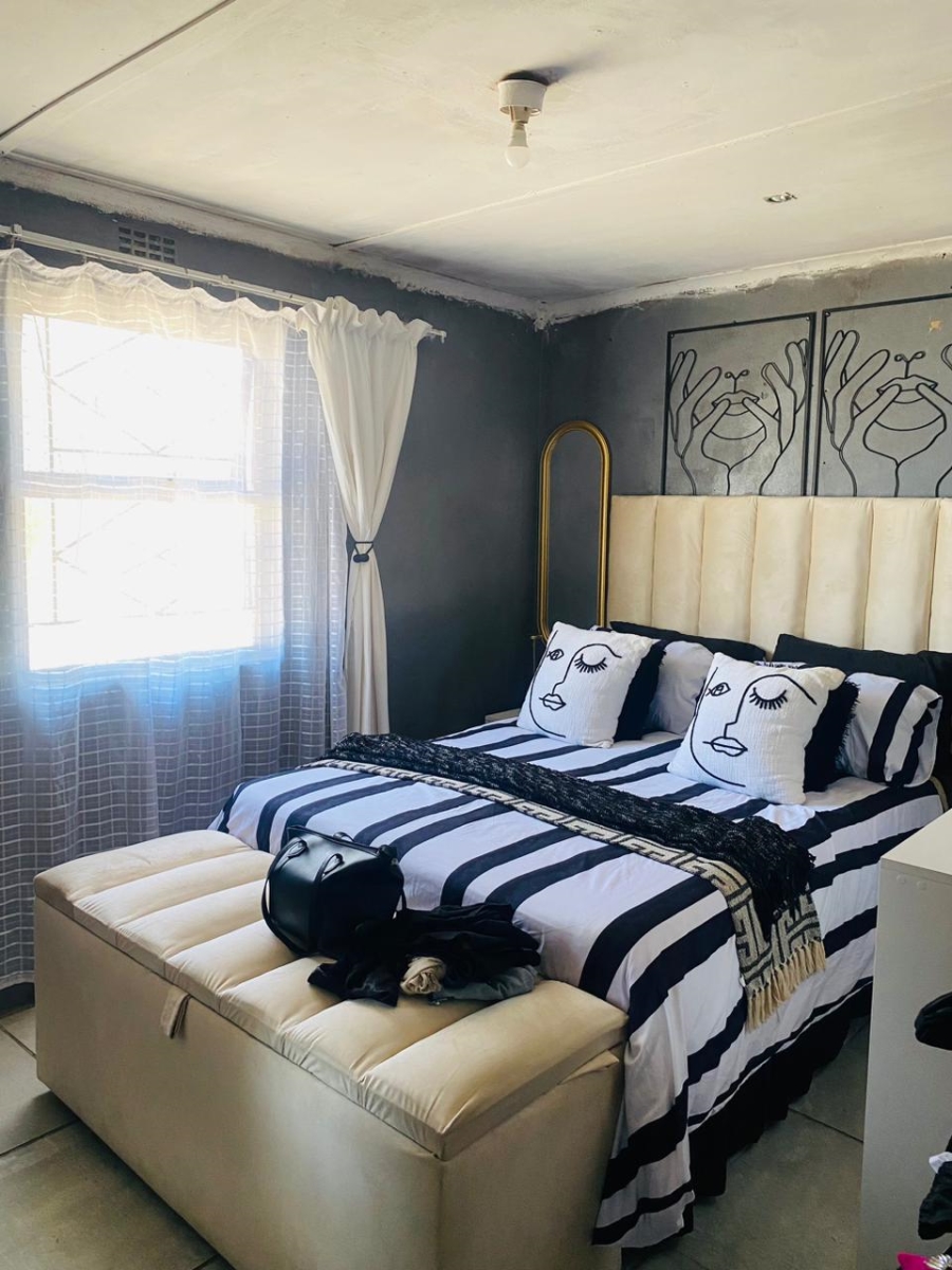 2 Bedroom Property for Sale in Mxolisi Phetani Western Cape